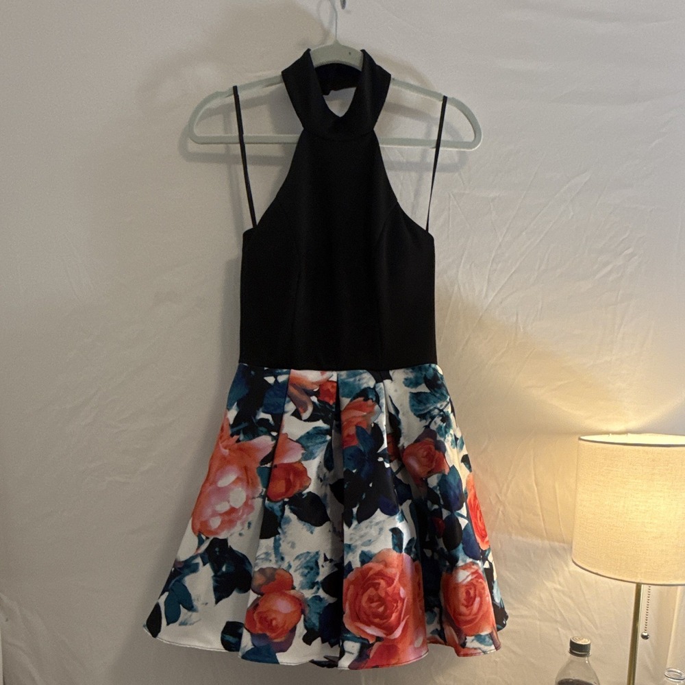 B. Darlin Juniors 5/6 Black Halter Fit & Flare Short Floral Lined Dress